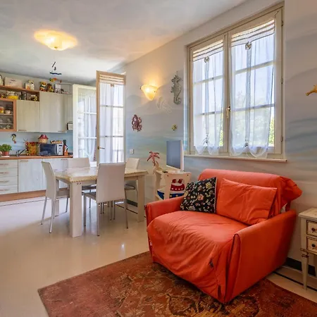 Attico Marino * マリーナ・ディ・ピエトラサンタ