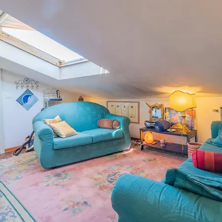 Attico Marino マリーナ・ディ・ピエトラサンタ