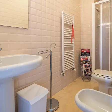 Attico Marino アパート マリーナ・ディ・ピエトラサンタ